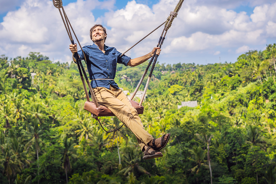 Menjajal Ayunan Ekstrem di Gunung Katu, Berani Coba?