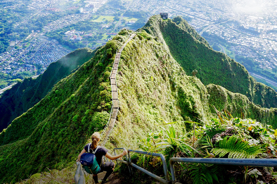 Hawaii Punya Destinasi Ekstrem Tangga Menuju ‘Surga’ Buat Para Traveler