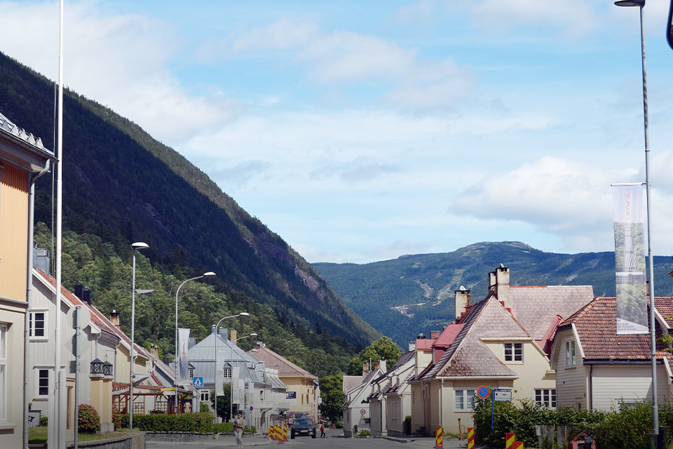 Nggak Disinari Matahari, Kota Rjukan di Norwegia Pasang Cermin Raksasa Nggak Disinari Matahari, Kota Rjukan di Norwegia Pasang Cermin Raksasa
