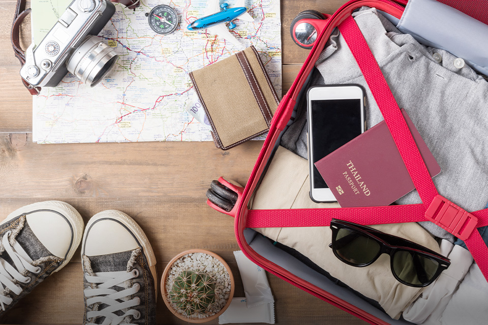 Traveling Pakai Pesawat, Barang Ini Nggak Disarankan Ada di Dalam Koper!