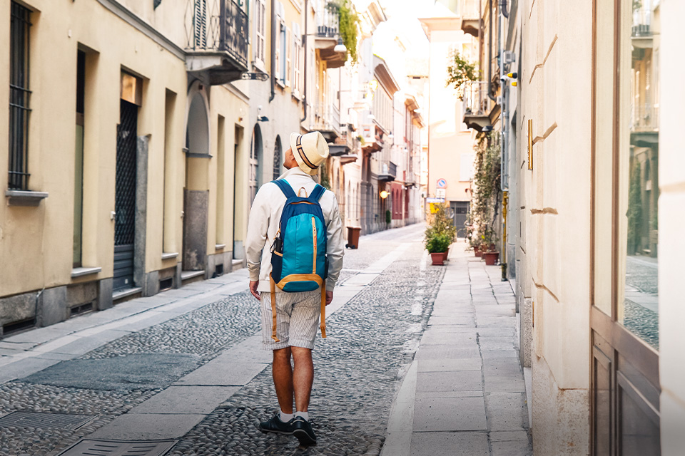 Ini Alasan Kenapa Lo Harus Cobain Ikut Walking Tour!