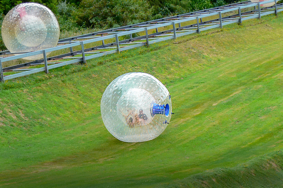 Zorbing, Olahraga Extreme di Dalam Bola Raksasa
