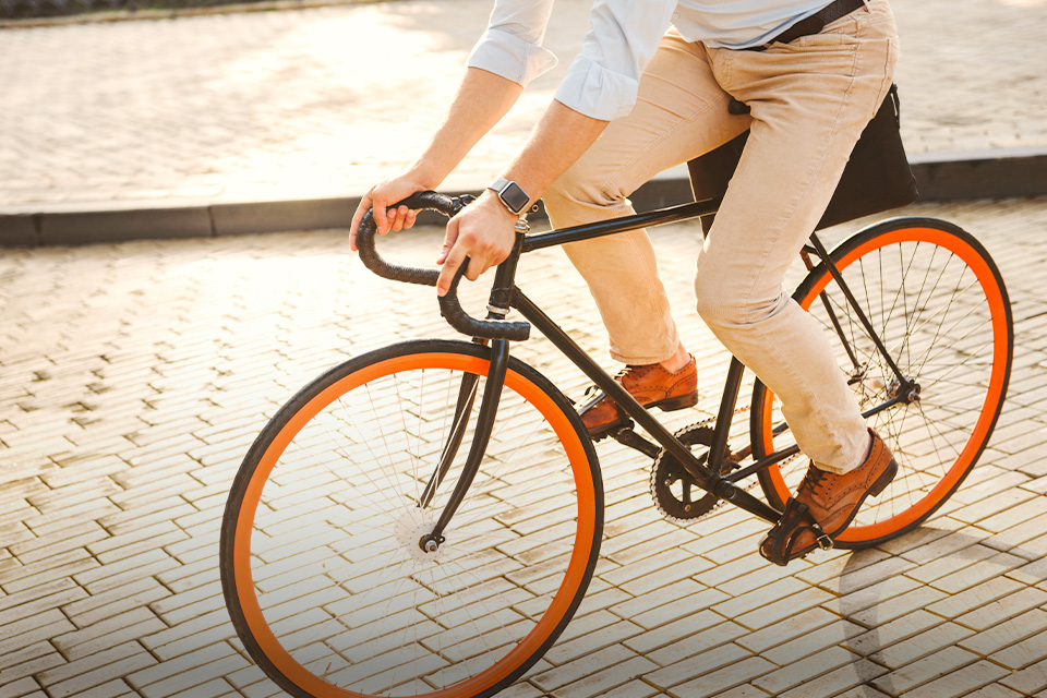 Ini Manfaat Gowes Sepeda ke Kantor Buat Pekerjaan Lo!