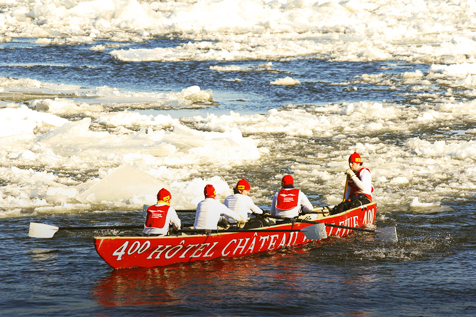 Balap Perahu Kano di Sungai Beku Seru Juga Lho, Bro!