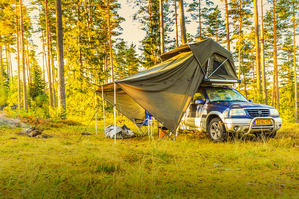 Camping Pakai Mobil? Bisa Banget, Pilih Tenda yang Tepat Ya