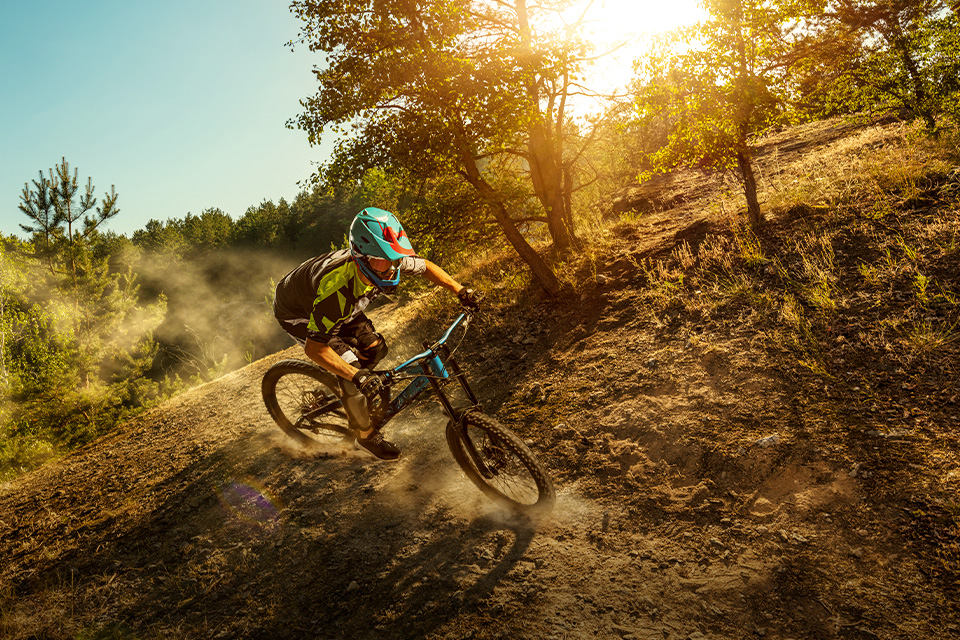 6 Tips Supaya Nggak Cedera Saat Mengendarai Sepeda Gunung