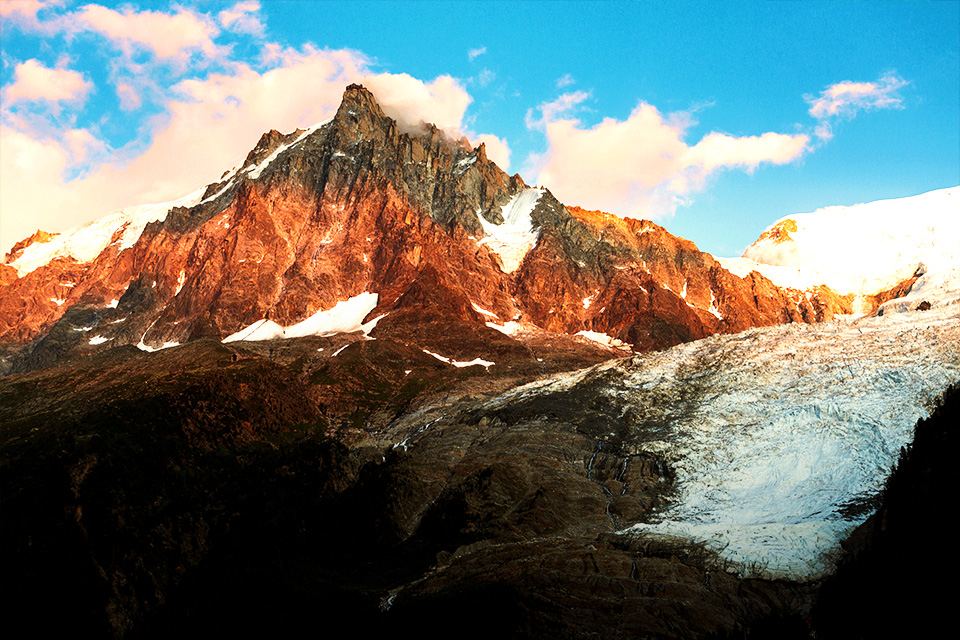 Sejarah Panjang Pendakian Gunung, Mana yang Pertama Didaki?