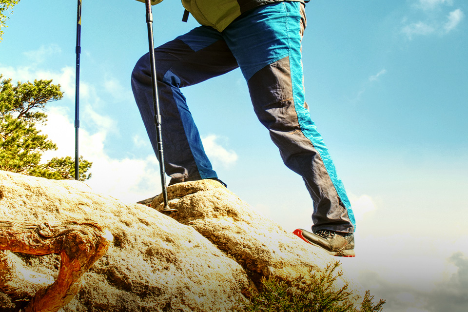 6 Jenis Celana Outdoor yang Cocok Buat Aktivitas Traveling