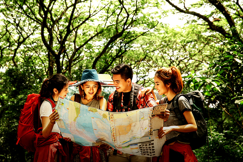 Mau Jadi Tour Guide Profesional, Bro? Lo Harus Paham Ini Dulu!