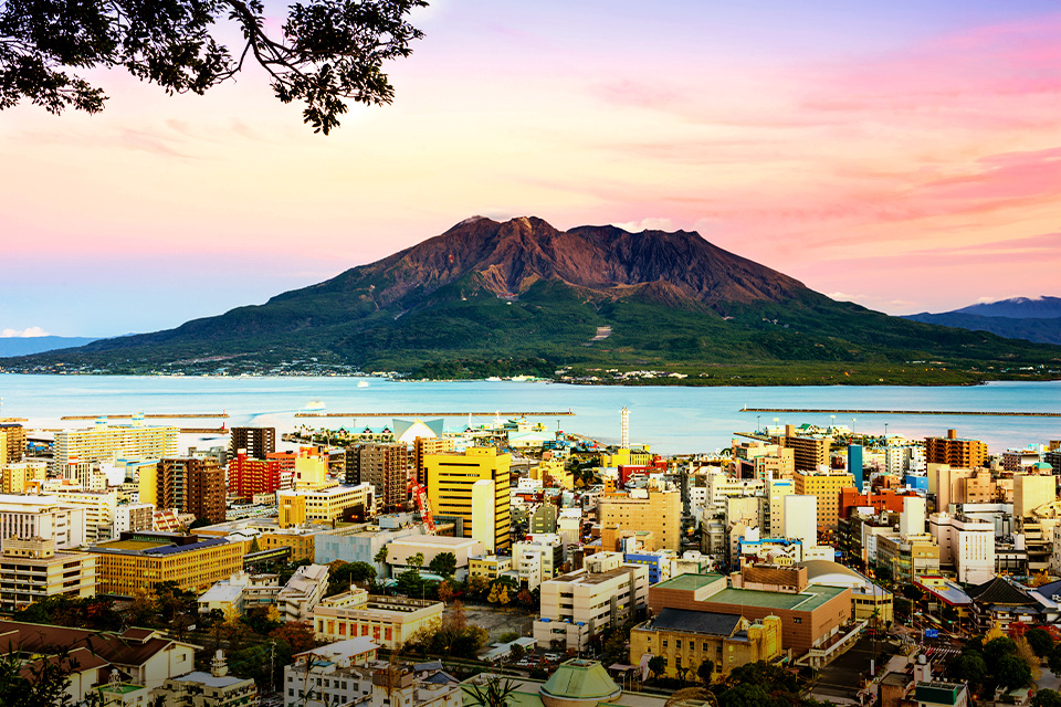 Ke Pulau Kyushu di Jepang Jalur Pendakiannya Berasa Milik Sendiri