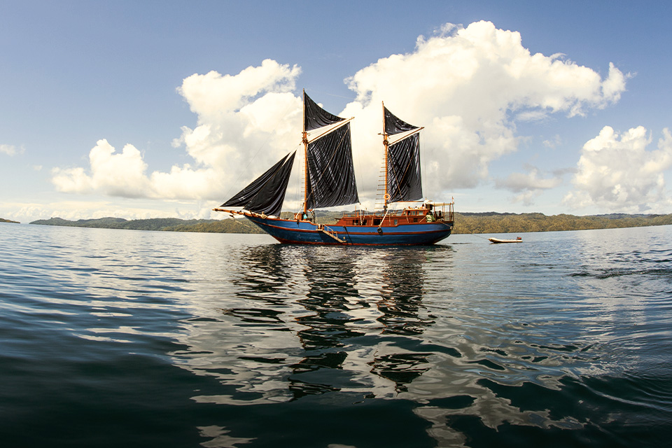 Sederet Fakta Kapal Pinisi, Dikerjakan 5 Orang Sampai Ada Ritual Khusus