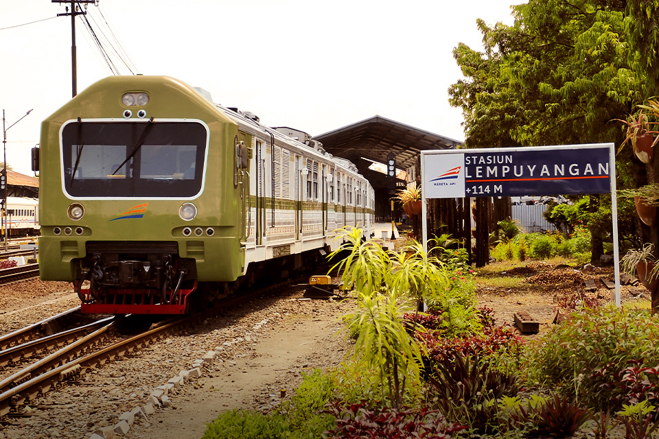 Traveling Turun di Stasiun Lempuyangan, Ini Tempat Wisata Terdekatnya Bro!