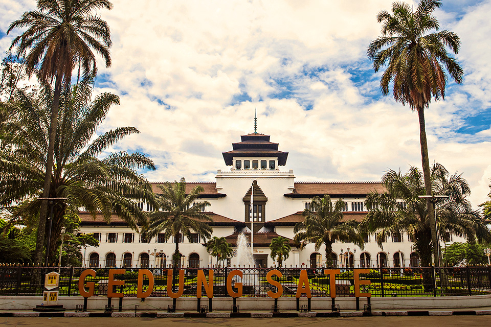 Itinerary Wisata Jalan Kaki di Sekitar Gedung Sate Bandung