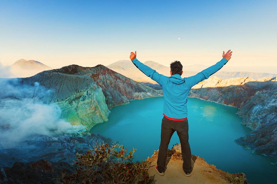 Wisata ke Gunung di Akhir Tahun? Cek Dulu Tipsnya Nih, Bro!