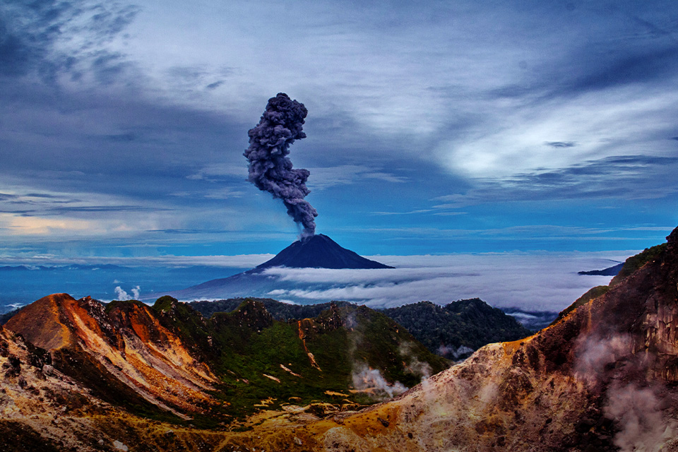 Beberapa Gunung di Indonesia yang Erupsi Sepanjang 2020