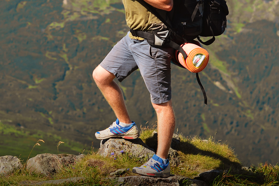 Begini Cara yang Benar Milih Celana Pendek Buat Naik Gunung, Bro!