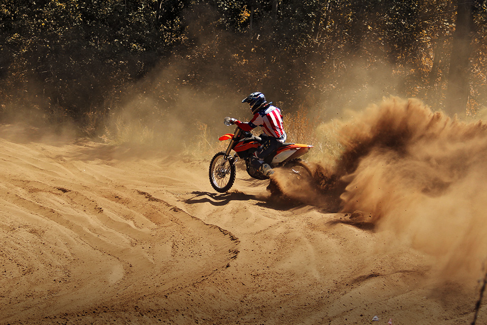 Motoran di Track Pasir? Begini Cara Menaklukannya, Bro!