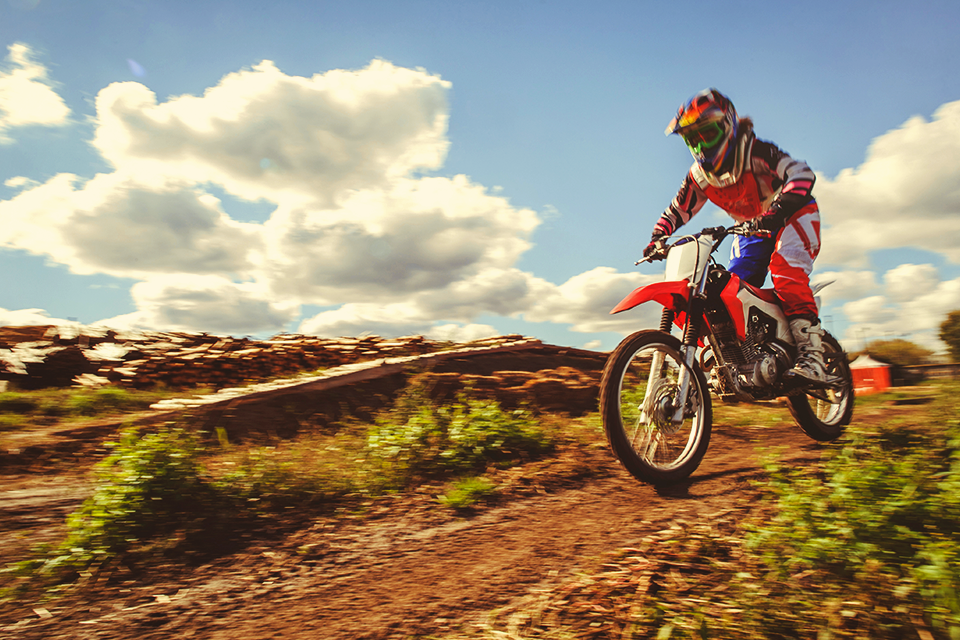 Mengenal Para Pembalap Cantik di Dunia Motocross