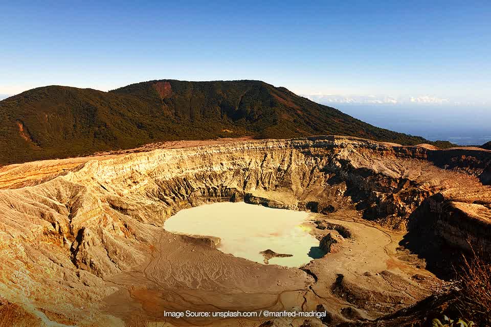 Beberapa Kawah Gunung Berapi di Dunia yang Indah Banget 