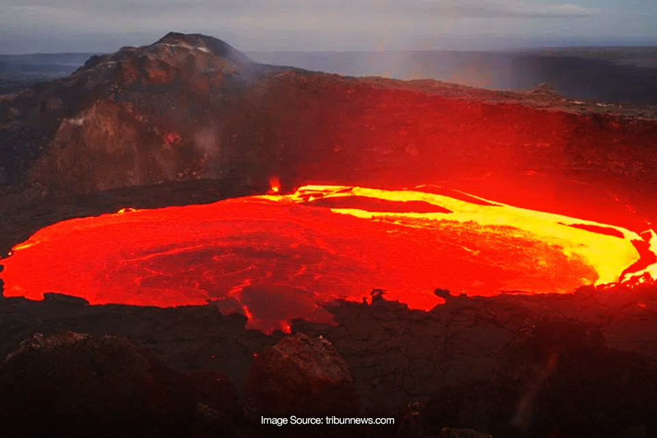 Melihat dari Dekat Danau Lava Terbesar di Gunung Nyiragongo