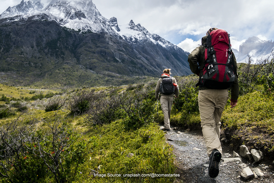 Hobi Mendaki dan Bertualang Bisa Jadi Uang? Ini Caranya!