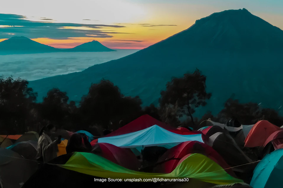 Raup Untung Lewat Bisnis Sewa Alat Gunung