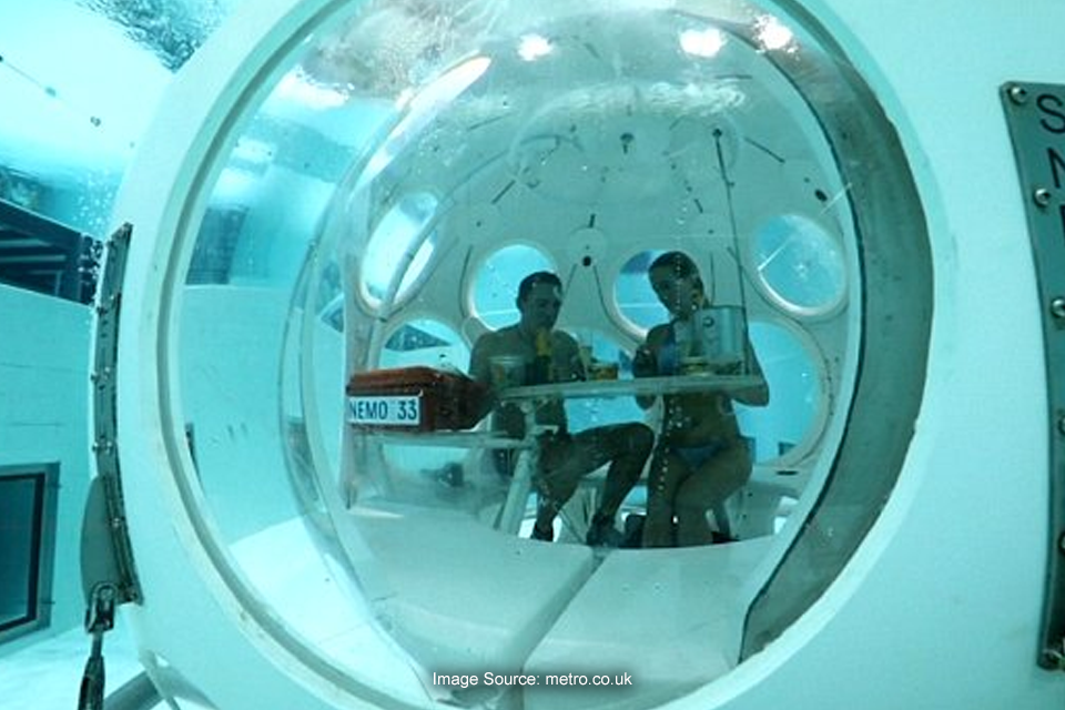 Restoran Scuba Pertama di Dunia, Ada di Bawah Kolam Sedalam 5 Meter