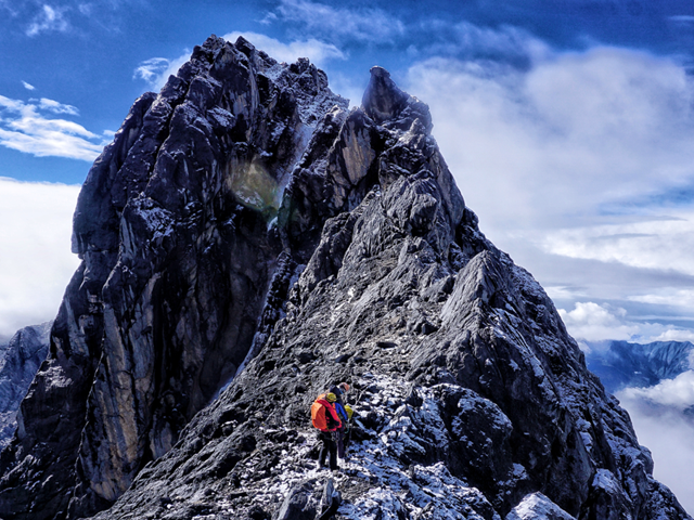 Papua Dengan Deretan Gunung Tertinggi Di Indonesia | SUPERLIVE