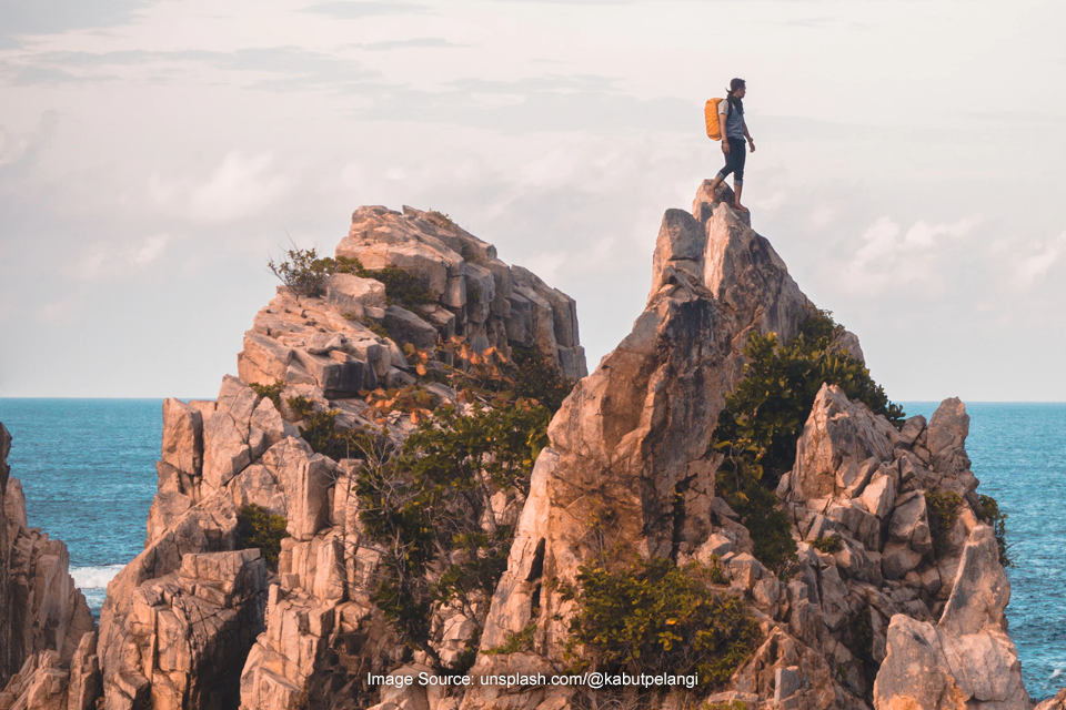 Mengenal Scrambling, Mendaki Gunung dengan Cara Lebih Menantang