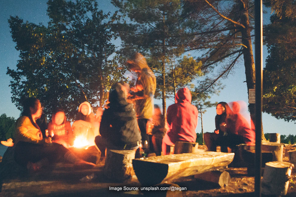 Biar Nggak Bosan, Cobain Ide Games Seru Saat Camping Ini!