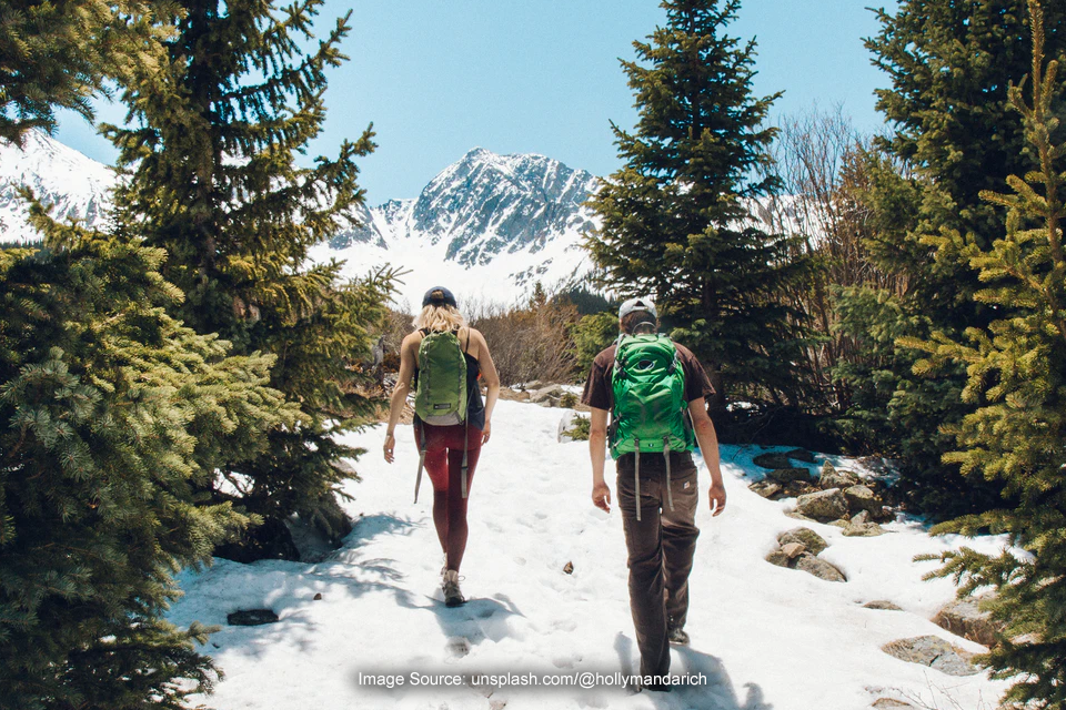 Mau Mendaki Gunung Bareng Pasangan? Begini Nih Tipsnya!