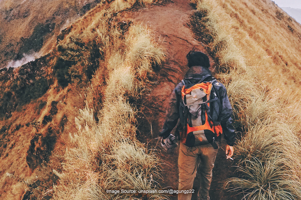 Persiapan Sebelum Mendaki Gunung dengan Trek Panjang