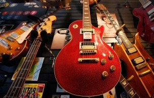 Produsen Gitar Legendaris Gibson di Ambang Kebangkrutan?