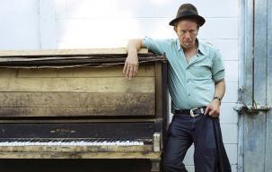 Tom Waits Bintangi Film Terbaru Coen Bersaudara