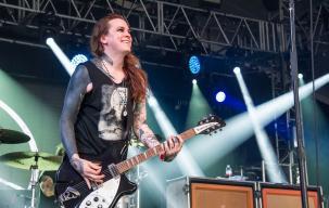 Band Baru Laura Jane Grace Rilis Album Perdana