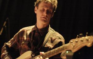 Bassis Sekaligus Pendiri Teenage Fanclub Mengundurkan Diri dari Band