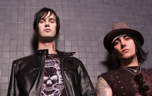 Synyster Gates Ingin Rilis Ulang Materi Band Lamanya dengan The Rev