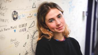 clairo rehat dari sosmed