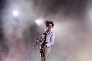 Sendu dan Melankolis, Inilah 8 Lagu yang Cocok Didengarkan Saat Musim Hujan