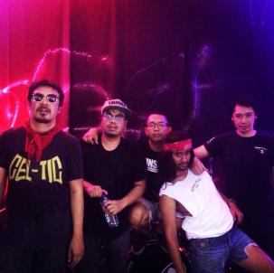 Teenage Death Star Rilis Kembali Album Misterius