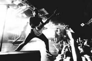 Ciri-ciri Musik Rock: dari Instrumen Musik hingga Liriknya