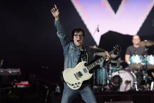 Weezer Sambut Album Baru yang Terinspirasi Van Halen