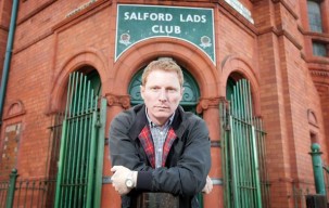 Drummer Inspiral Carpets Tutup Usia, Liam Gallagher Berbela Sungkawa