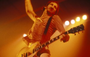 7 Gerakan Ikonik Para Gitaris Dunia