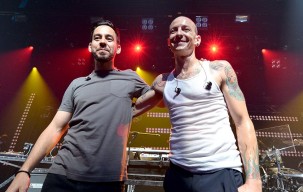 Mike Shinoda Dedikasikan Lagu Baru untuk Chester Bennington