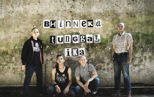 MENEBAR LAGU BERTEMA TOLERANSI