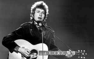 Kertas Coretan ‘Like a Rolling Stone’ Bekas Bob Dylan Akan Dilelang Miliaran Rupiah