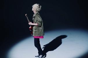 Cross Marketing dalam Bermusik: Kiiro Akiyama dengan Anime Series The Promised Neverland